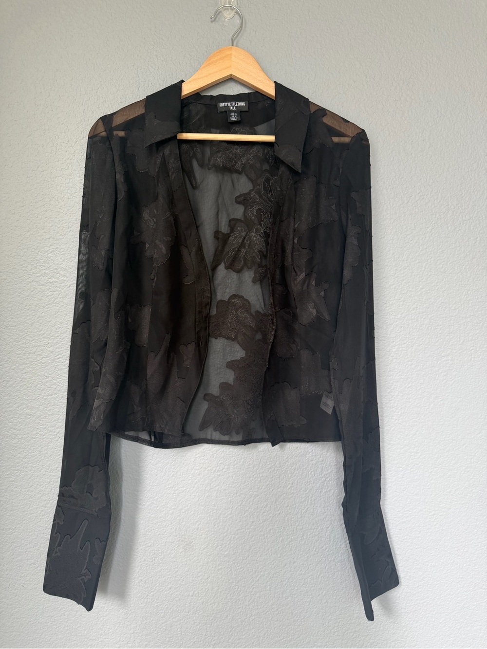 PrettyLittleThing Size 10 TALL Black Sheer Floral Button-Down Shirt